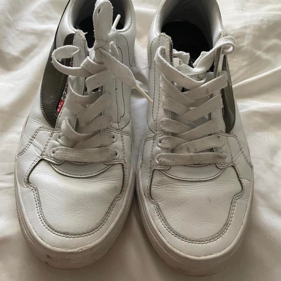 Diesel sneakers size 9.5 mens - Picture 2 of 4